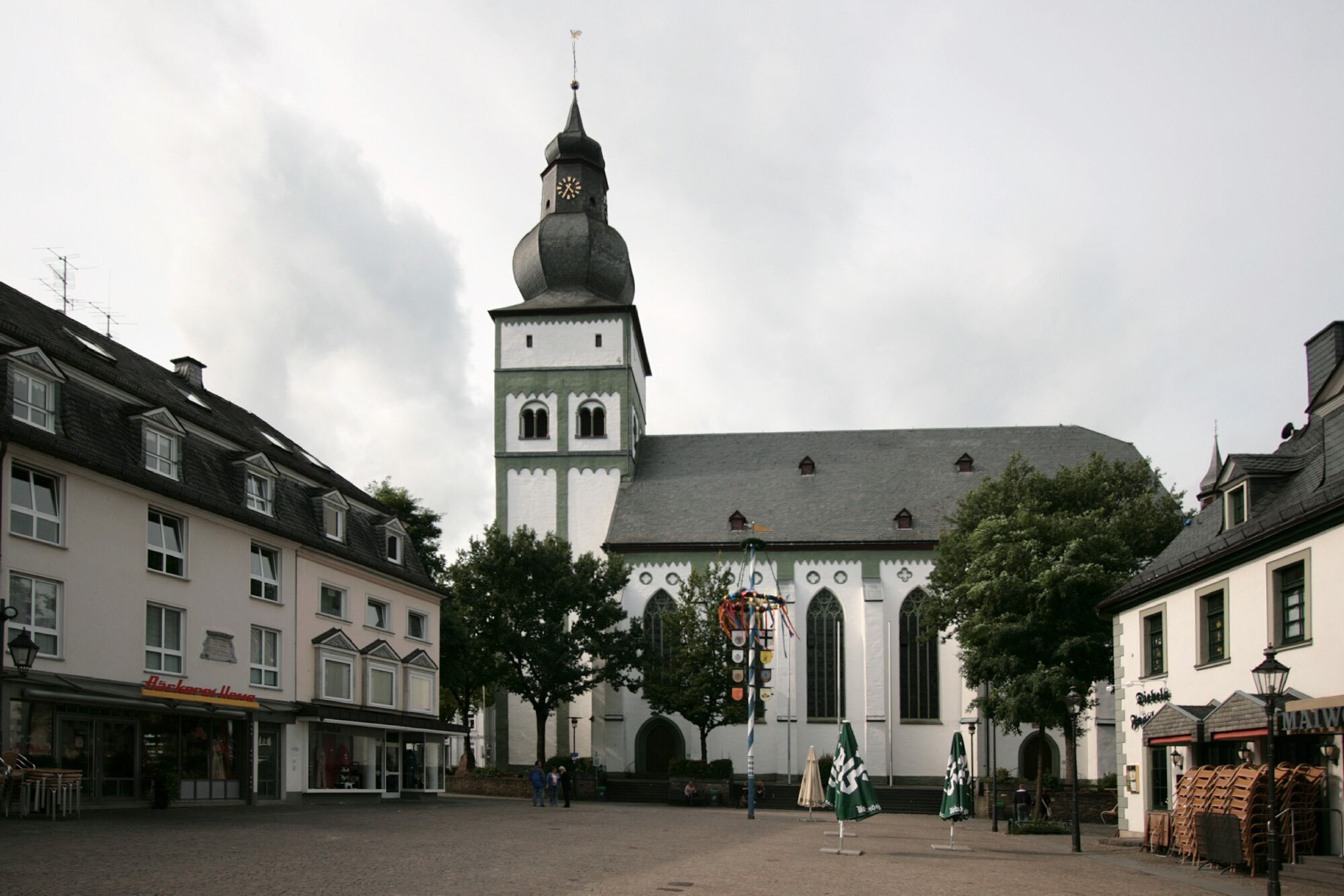 https://jobs-swf-staging.seiten.co/wp-content/uploads/2023/06/Finnentrop-Kirche.jpg