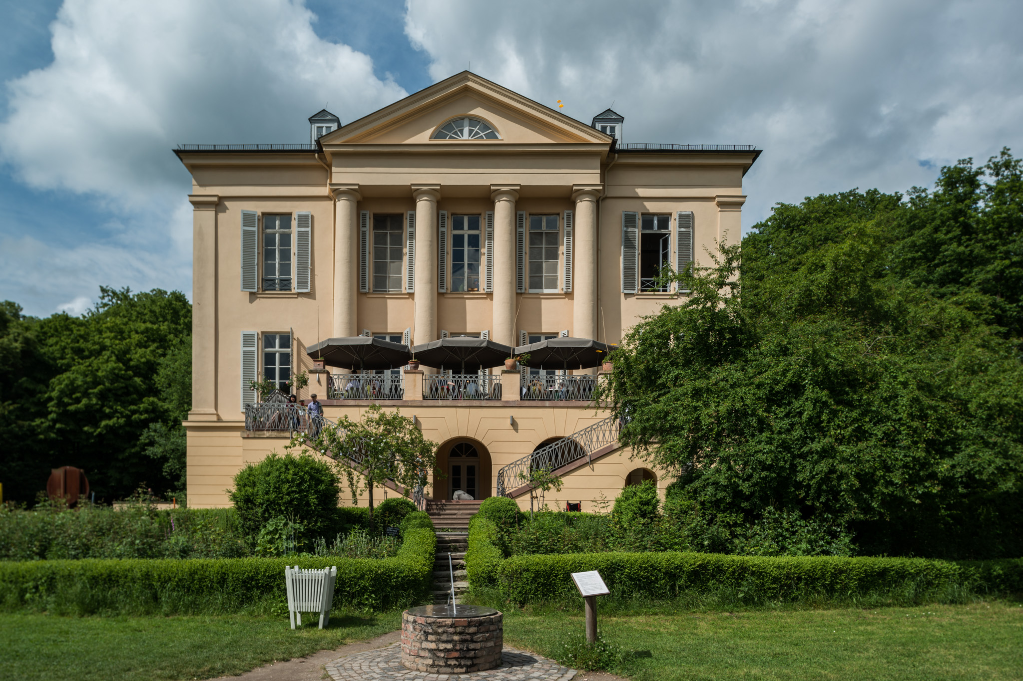 https://jobs-swf-staging.seiten.co/wp-content/uploads/2023/06/freudenberg-schloss.jpg