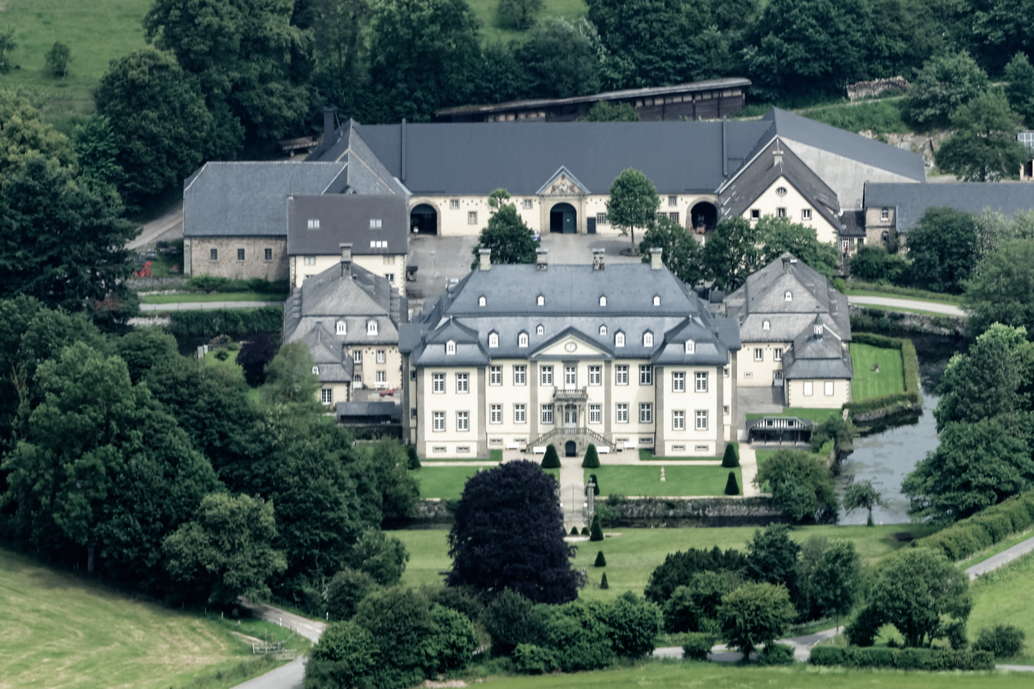 https://jobs-swf-staging.seiten.co/wp-content/uploads/2023/06/moehnesee-schloss-koertlingshausen.jpg