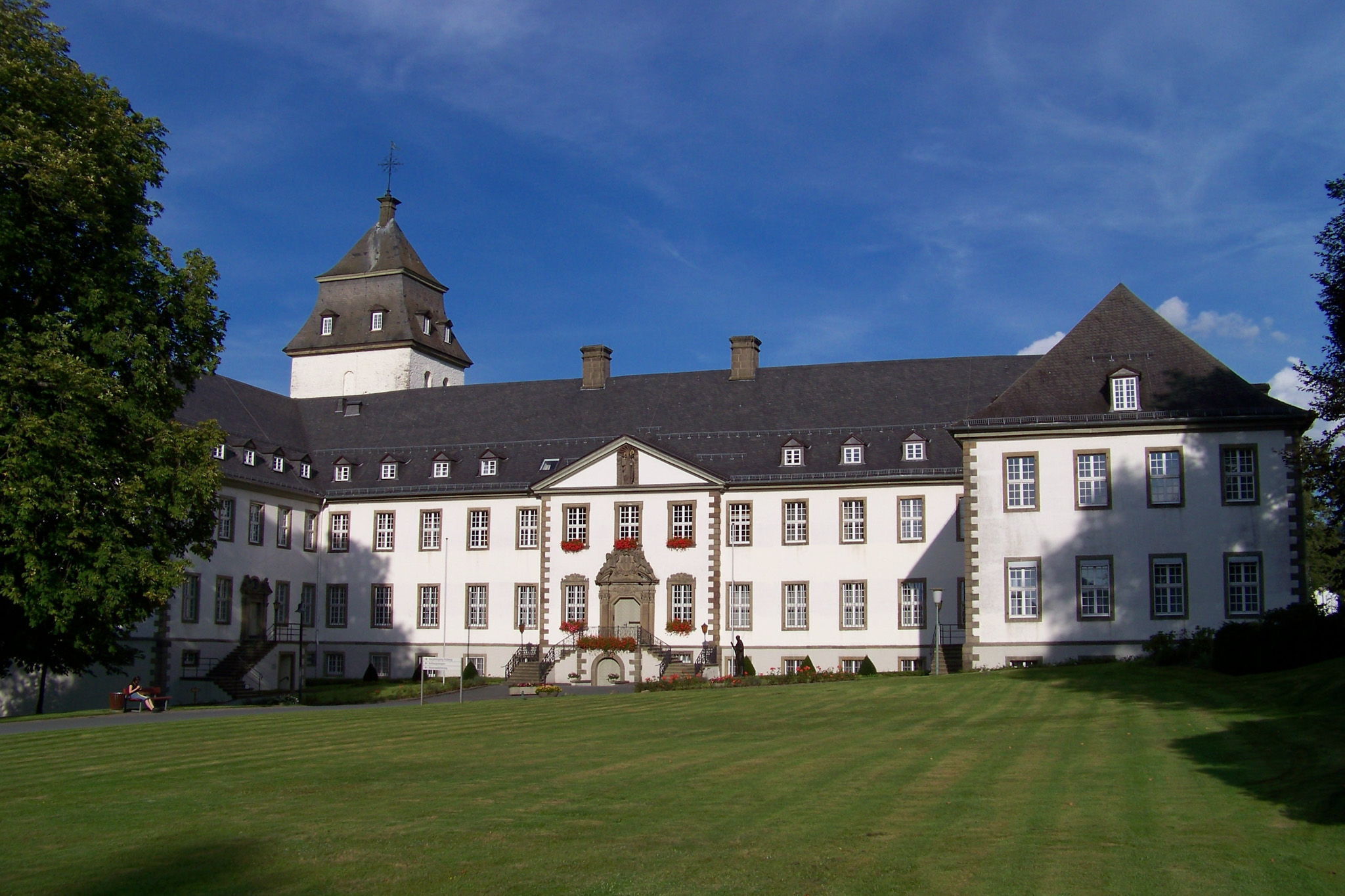 https://jobs-swf-staging.seiten.co/wp-content/uploads/2023/06/schmallenberg-kloster.jpg