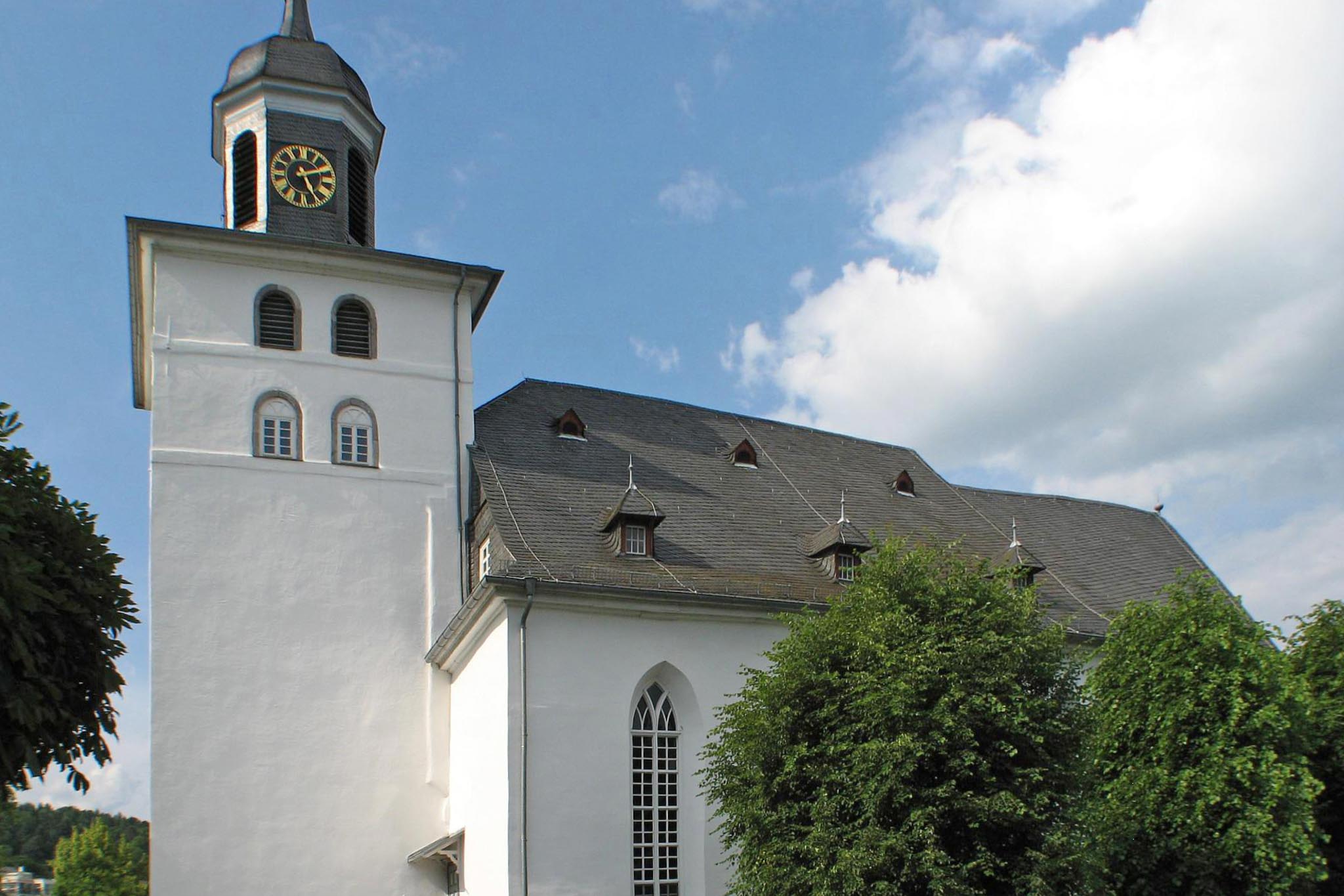https://jobs-swf-staging.seiten.co/wp-content/uploads/2023/07/Herborn-kirche.jpg